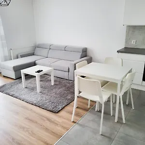 apartament-gsiorowskich.poznan-hotels.com/