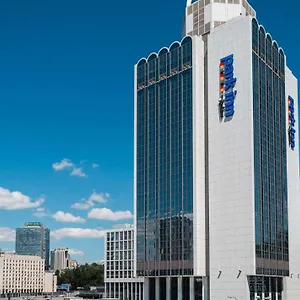 https://park-inn-by-radisson-kyiv-troyitska.hotels-of-kiev.com