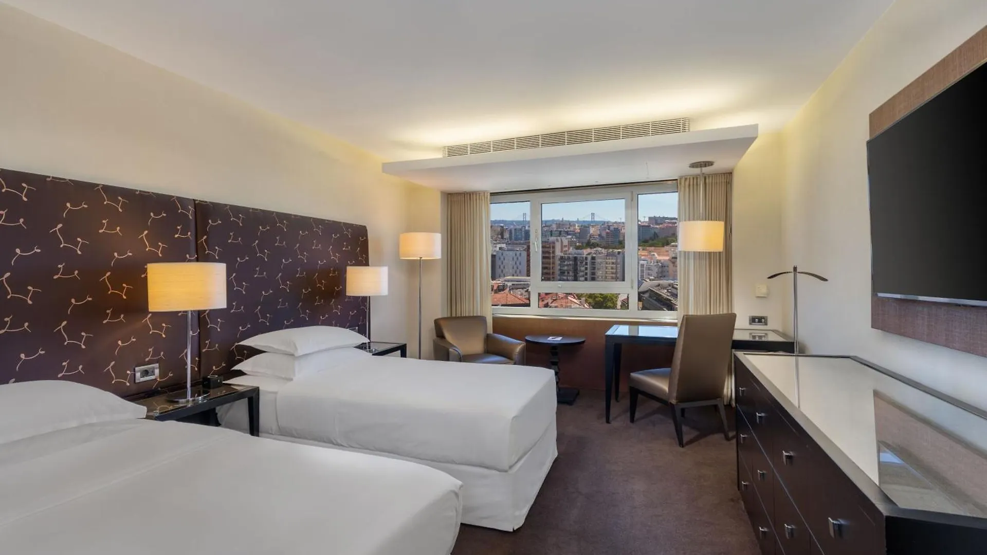 Sheraton Lisboa Hotel & Spa 5*,